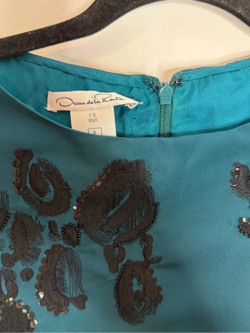 Oscar de la Renta Teal Sleeveless Midi Dress with Black Floral Appliqué - Picture 6 of 12